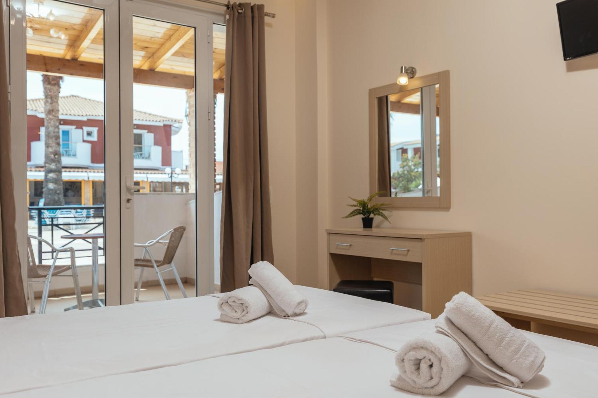 Yakinthos Hotel Laganas Luaran gambar