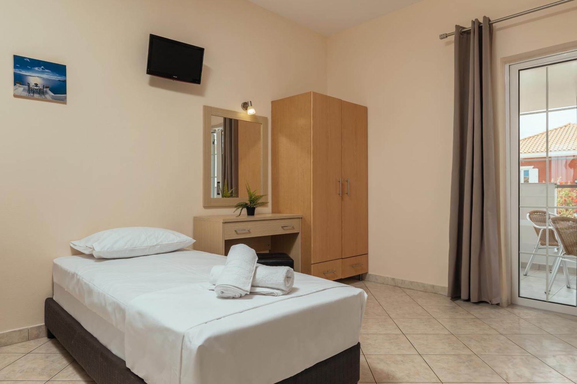 Yakinthos Hotel Laganas Luaran gambar